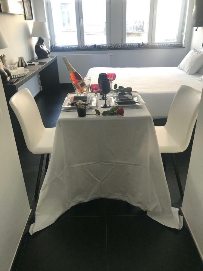 Les Lofts De Styliste Aparthotel Saint-Gilles Bagian luar foto
