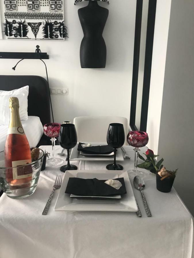 Les Lofts De Styliste Aparthotel Saint-Gilles Bagian luar foto