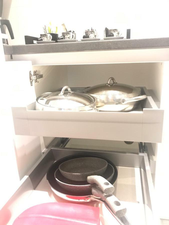 Les Lofts De Styliste Aparthotel Saint-Gilles Bagian luar foto