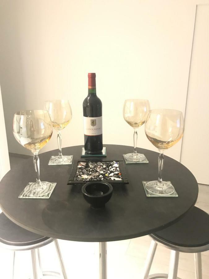 Les Lofts De Styliste Aparthotel Saint-Gilles Bagian luar foto