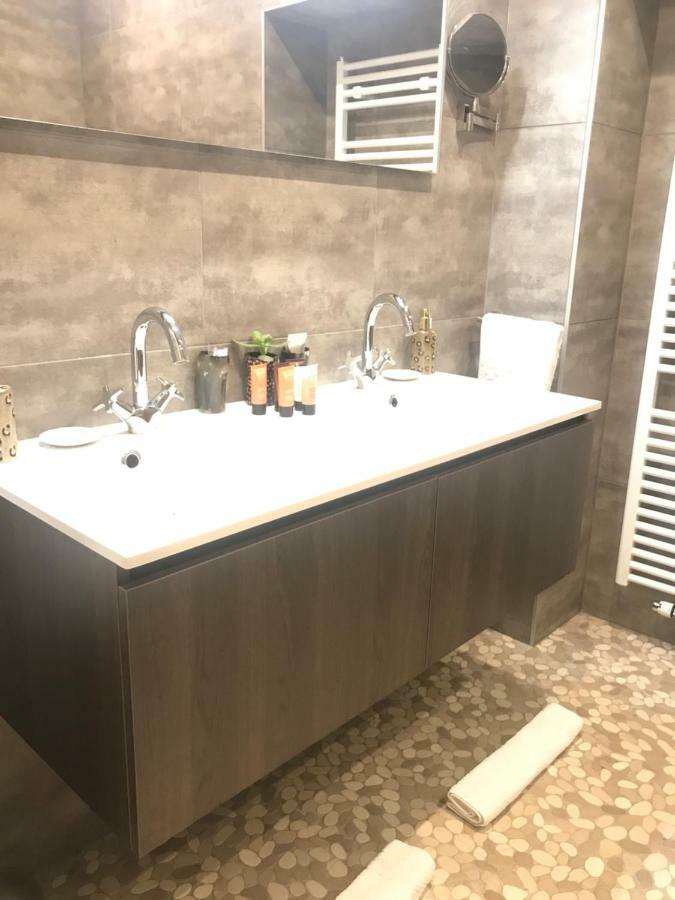 Les Lofts De Styliste Aparthotel Saint-Gilles Bagian luar foto