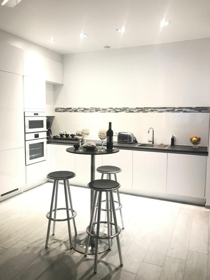 Les Lofts De Styliste Aparthotel Saint-Gilles Bagian luar foto